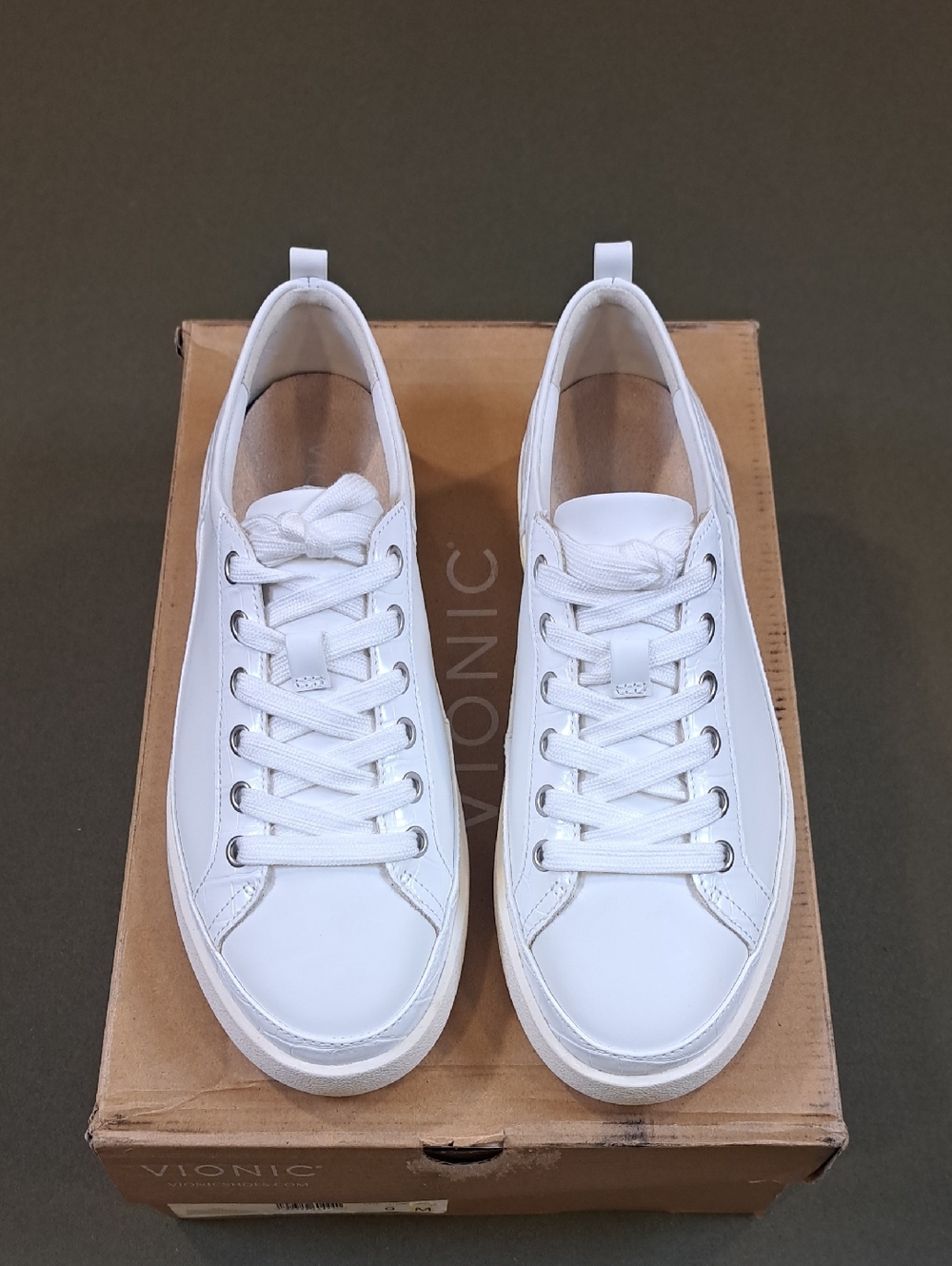 Vionic Winny Sneakers - Color: White - Size: Women 9 - Picture 3 of 11